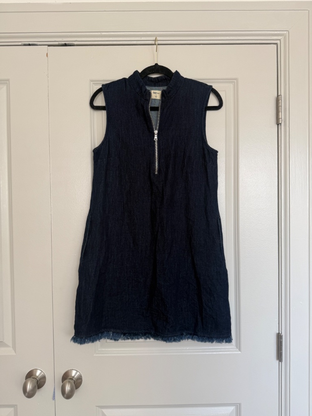 Gap 1969 Dark Wash Denim Sleeveless Mini Dress Zip Front Fringe Hem Small - Picture 2 of 4